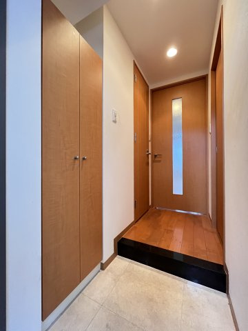 VILLA LUCE（ヴィラルーチェ）の玄関