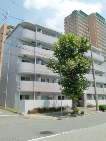 シャトラン弓木三番館の外観