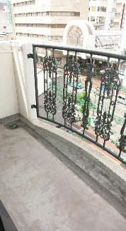 IDビルのバルコニー