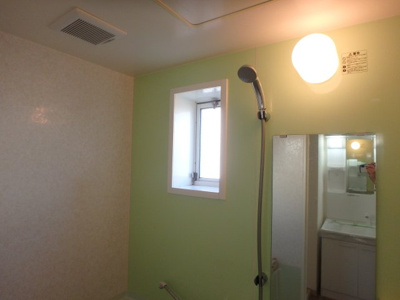 【浴室】 | チェルシー | 浴室に窓があります