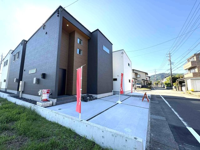＼新築モデルハウス／　好評販売中！　静岡市葵区羽鳥１期　全３邸の前面道路含む現地写真