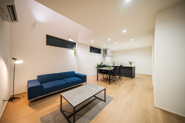 葵区羽鳥４丁目１期全３棟の居間・リビング