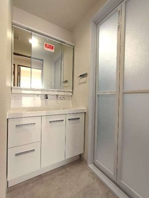 ワコーレソレア須磨千守の独立洗面台