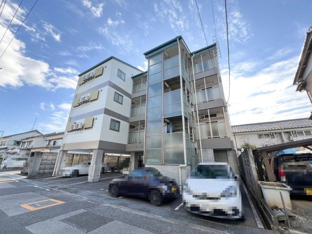 アーバン葛島の外観