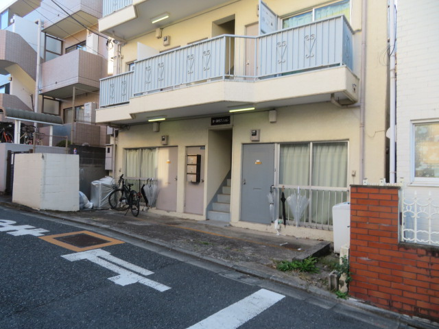 新宿区戸山１丁目の一棟マンション