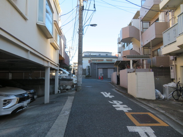 新宿区戸山１丁目の一棟マンション