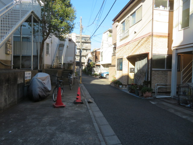 新宿区戸山１丁目の一棟マンション