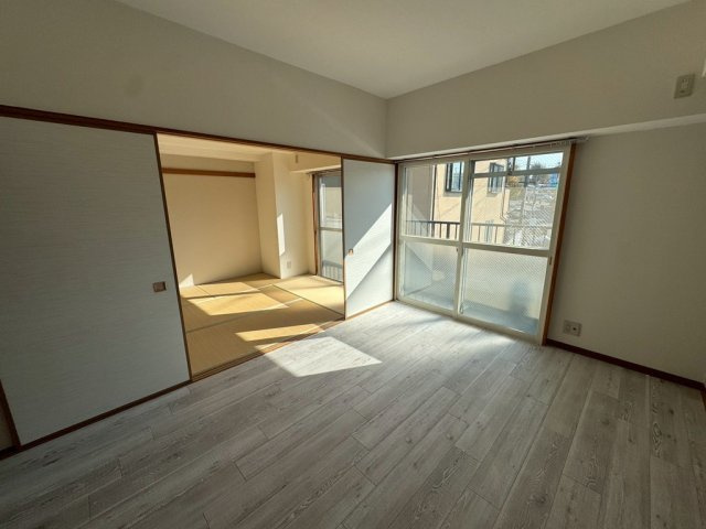 サンヒルズ松和花壇の洋室