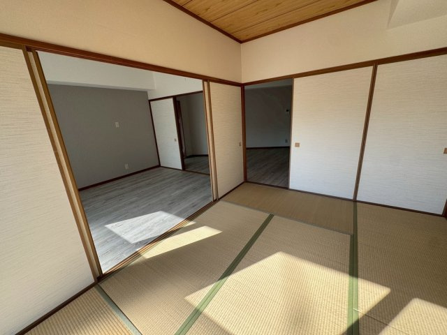 サンヒルズ松和花壇の和室
