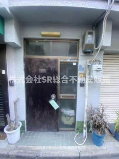 角田2丁目中古テラスハウスの玄関|リフォームプランなら弊社にお任せ！
資金面・オシャレな雰囲気・スタンダード
あなたの希望を叶えます！