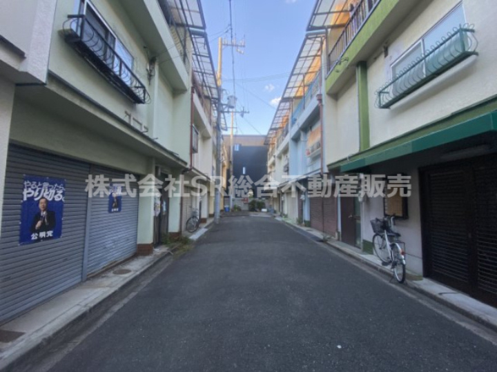 角田2丁目中古テラスハウスの前面道路含む現地写真|弊社は住宅ローンに自信あり。
様々にリフォームプランもローンに組み込んでご提案致します！