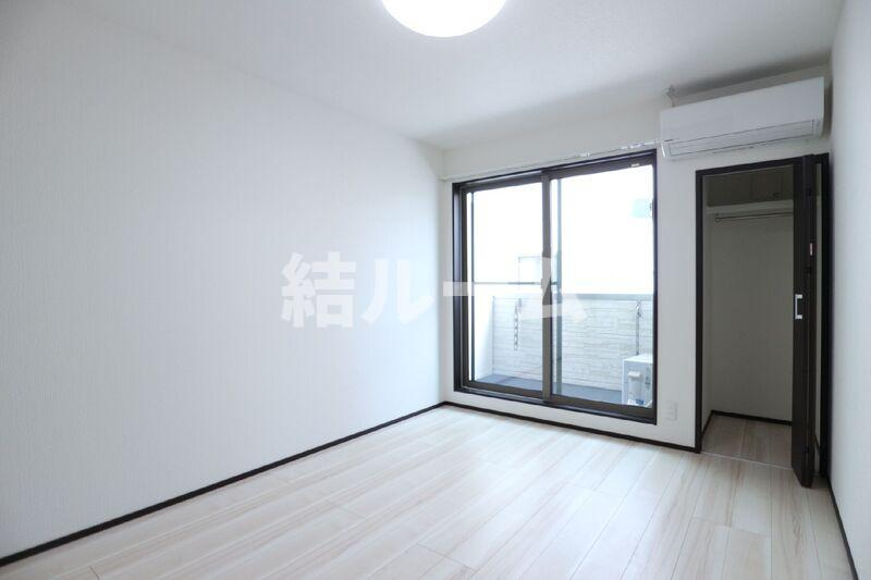 練馬区小竹町２丁目のアパートの居間・リビング