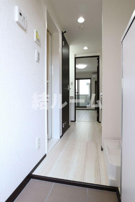 練馬区小竹町２丁目のアパートの玄関