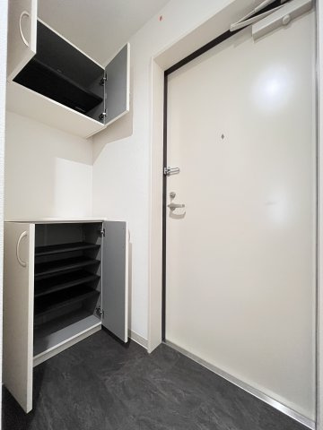 coralloあびこ(コラロアビコ)(旧：F Cliodhna SEAM)の玄関