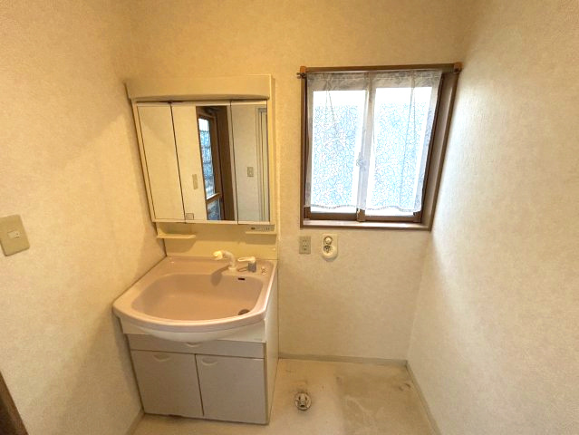 中古戸建　長野市稲里町中氷鉋の独立洗面台