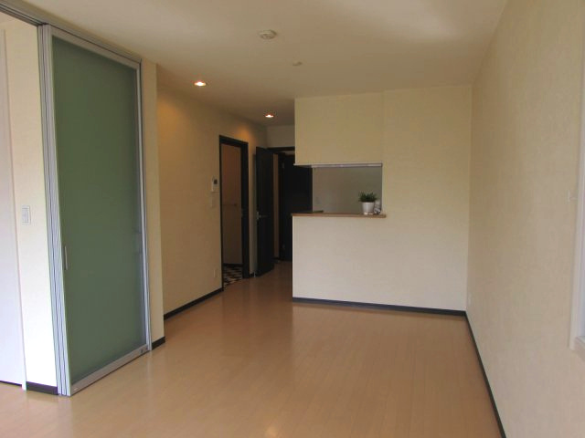 ルーチェビアンカの居間・リビング|カウンターキッチンです