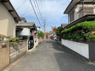 【前面道路含む現地写真】 | 八幡町32番3号（B-35）