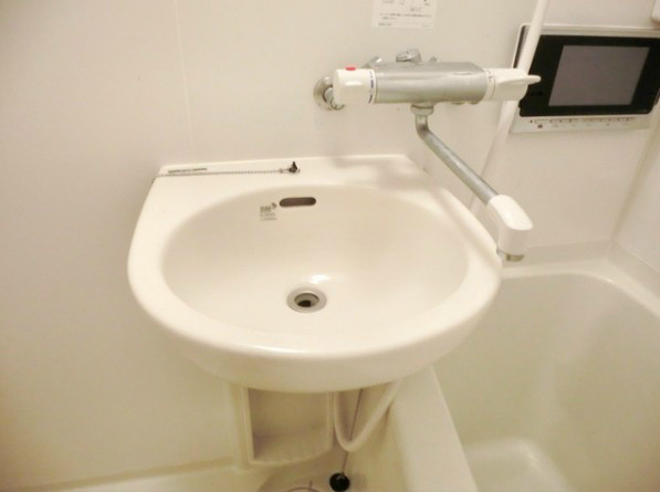 杉並区高円寺南２丁目のアパートの洗面所