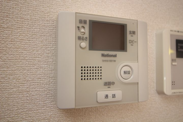 マンション白壁