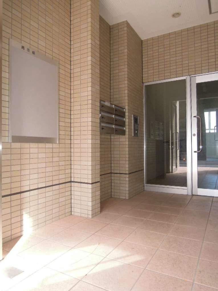 マンション白壁