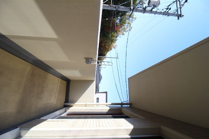 マンション白壁