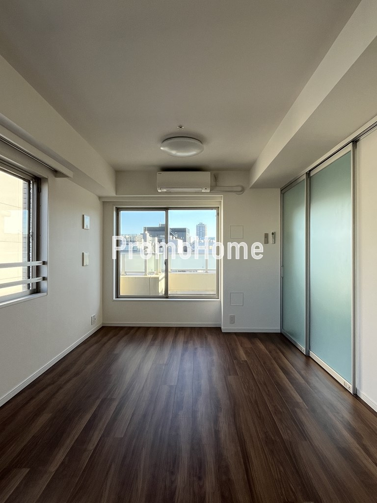 グレイスコート岩本町の居間・リビング