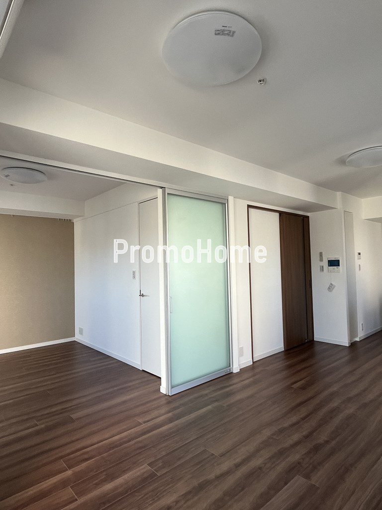 グレイスコート岩本町の居間・リビング