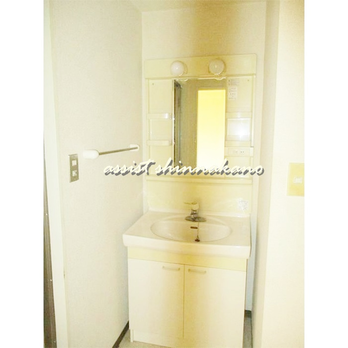 フォレスト中野の独立洗面台|別号室の参考写真です