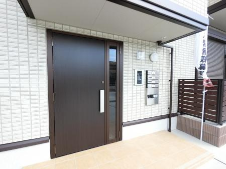 ウィットアイドルのエントランス