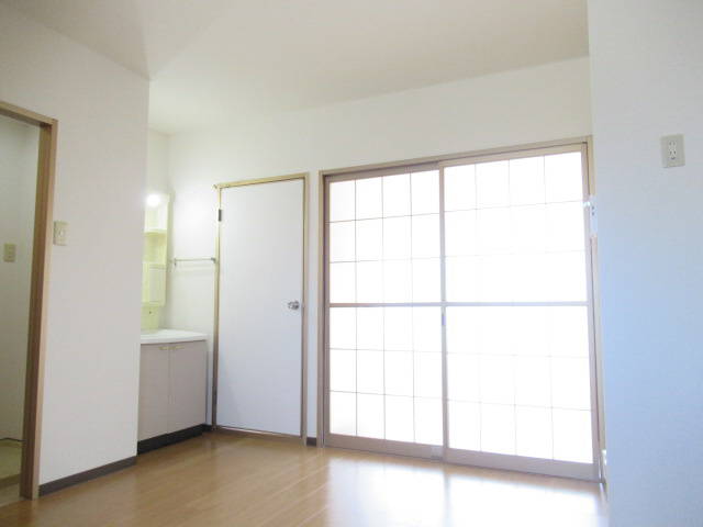 リーブルAの居間・リビング