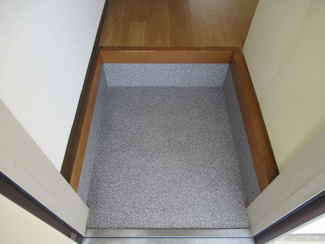 リーブルAの玄関