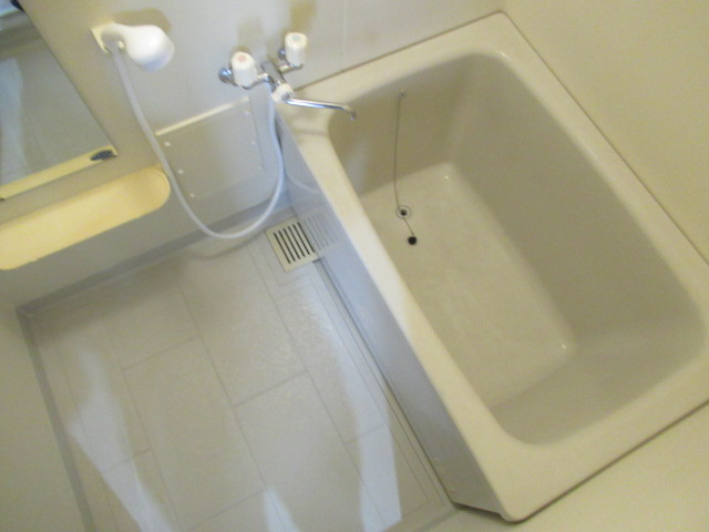 リーブルAの浴室