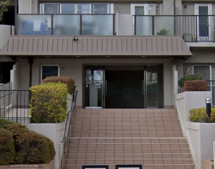 ネオコーポ茨木のエントランス