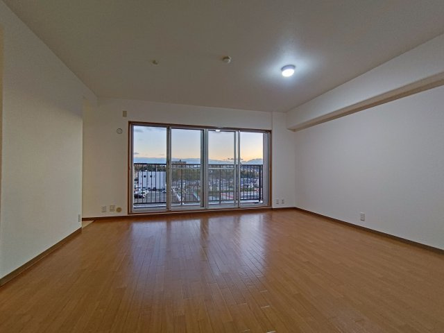 ネオコーポ茨木の洋室