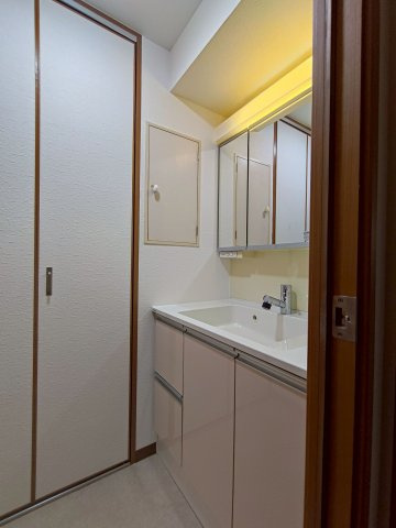 ネオコーポ茨木の洗面所