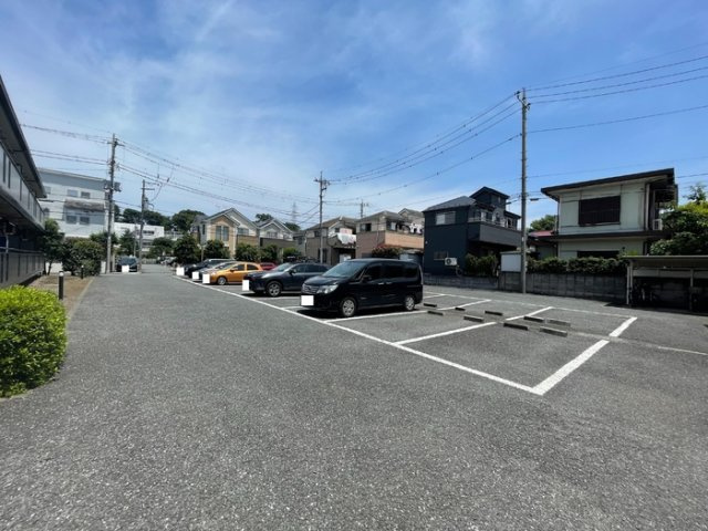 アヴァンティコートAの駐車場