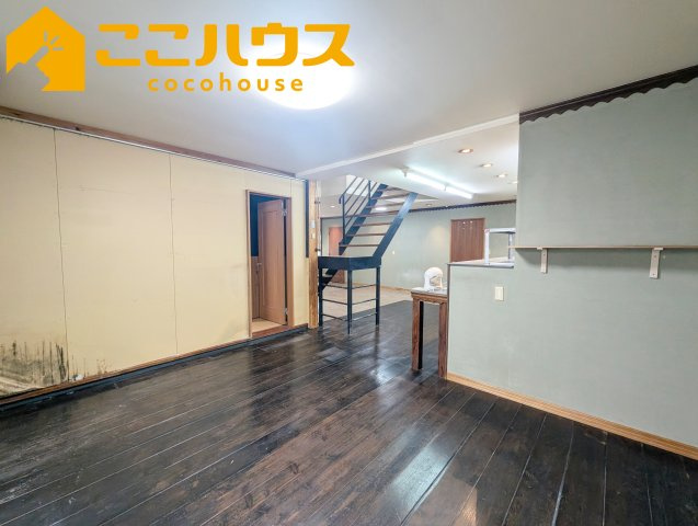 浦添市勢理客2丁目　中古一戸建ての居間・リビング|LDK