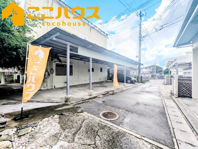 浦添市勢理客2丁目　中古一戸建ての前面道路含む現地写真|前面道路を含む写真