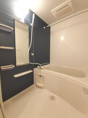 エレガンテ・フィオーレ　Ａの浴室