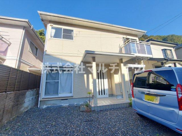 中三栖戸建ての外観|おしゃれな外観です