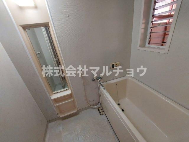 中三栖戸建ての浴室|ゆったり過ごせるお風呂です