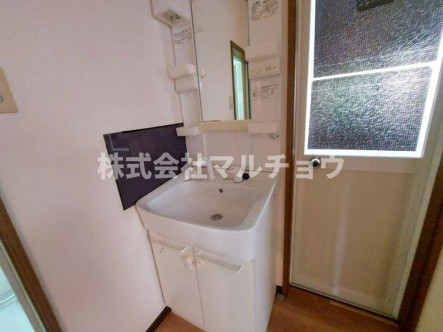 中三栖戸建ての独立洗面台|独立洗面台です