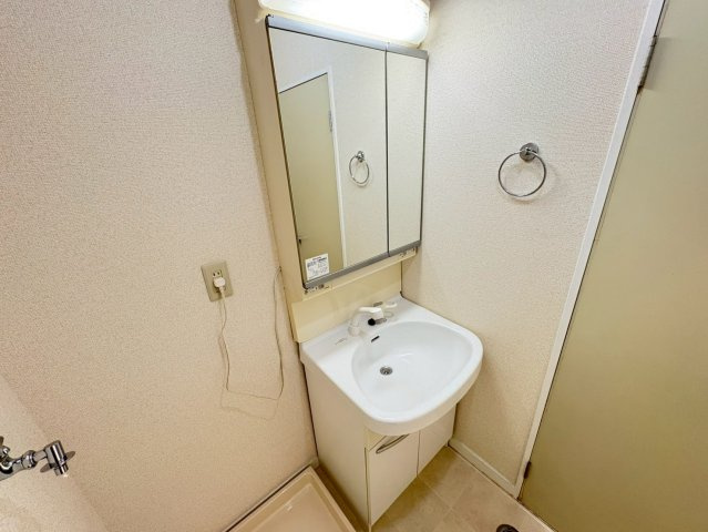 岐阜市菅生３丁目　リバーサイドハウスの独立洗面台|こちらは例として503号室の画像になります。