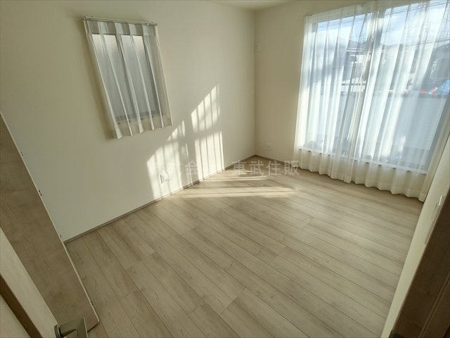 【子供部屋】 | 川越市砂新田６期　全１棟 | 洋室6.0帖南東側、子供部屋としても使い勝手の良いお部屋です