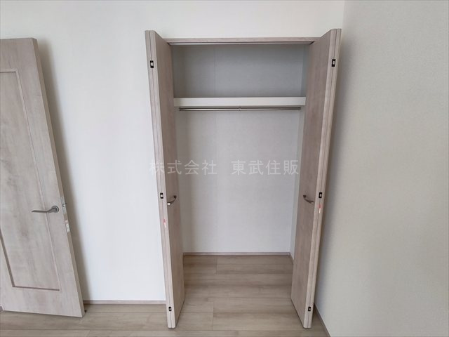 【収納】 | 川越市砂新田６期　全１棟 | 洋室6.0帖南東側収納