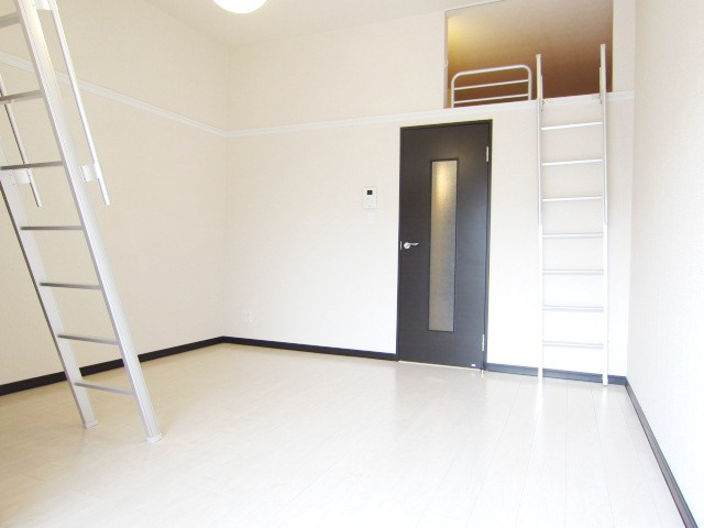 ミロディアのその他|洋室8.3帖の明るい室内
別号室の写真です