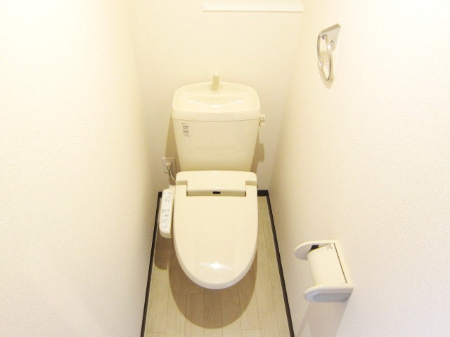 ミロディアのトイレ|温水洗浄便座設置済みです
別号室の写真です