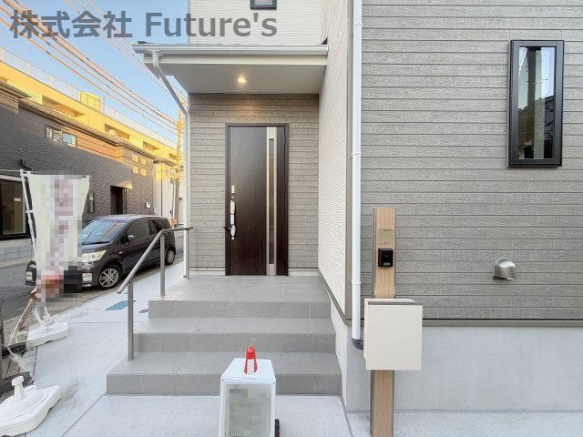 三郷市上彦名　新築戸建　全2棟　A号棟のエントランス|玄関アプローチ