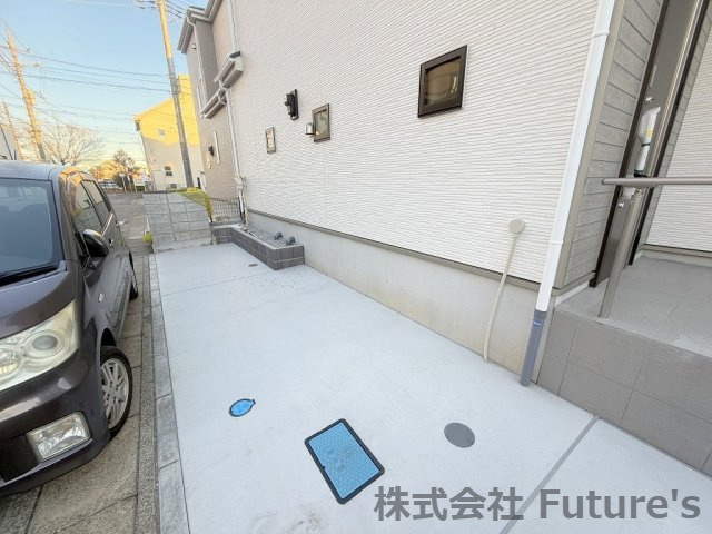 三郷市上彦名　新築戸建　全2棟　A号棟の駐車場|カースペース2台分あり！車種制限あり