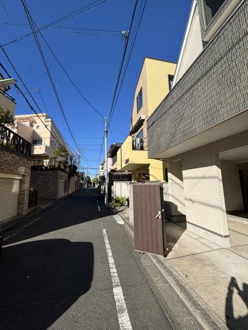 【前面道路含む現地写真】 | 世田谷区奥沢２丁目　戸建！！